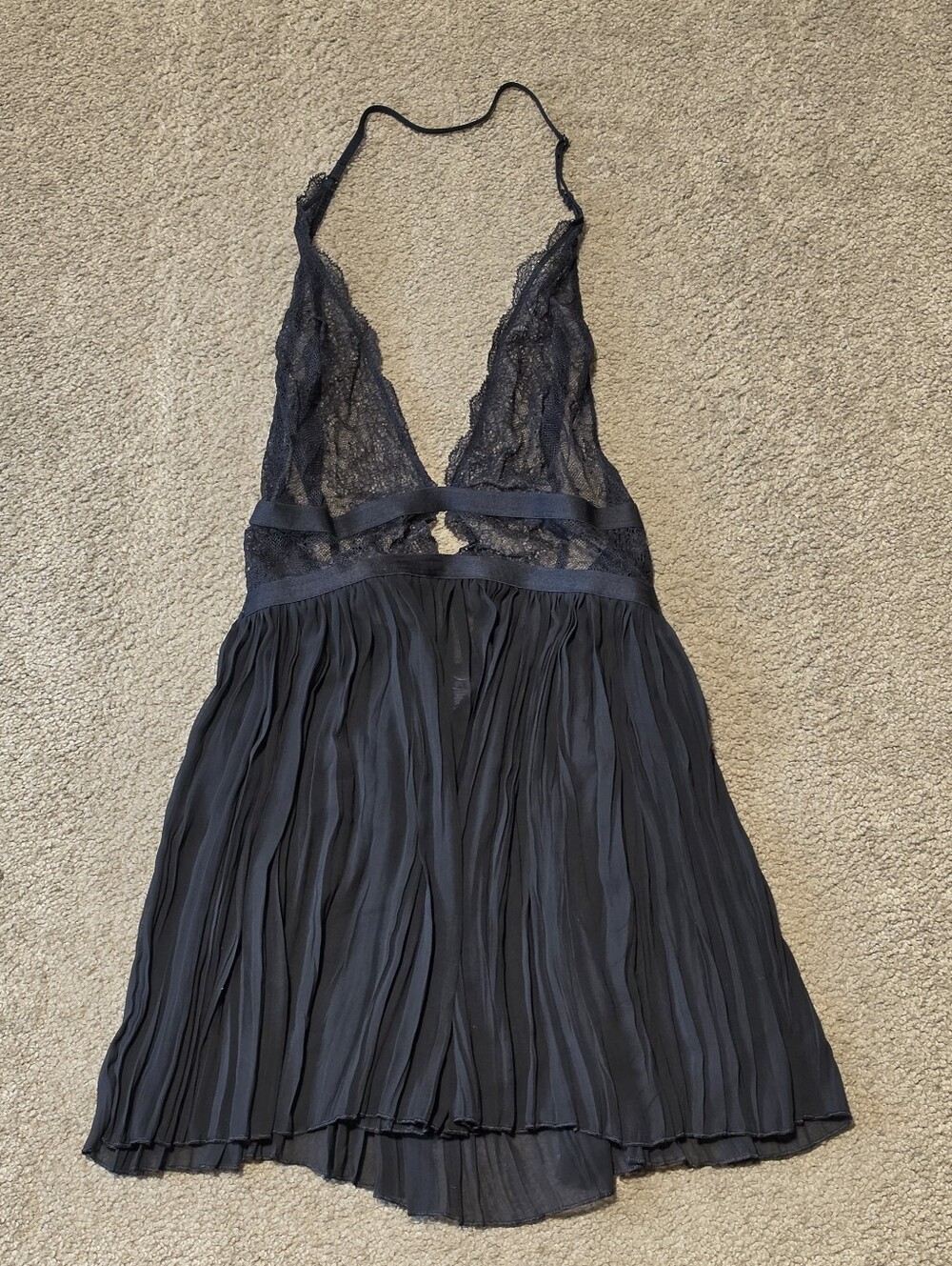 NWOT Victoria Secret Black Lace & Pleated Chemise Babydoll
